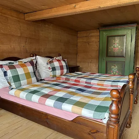 Gemuetliches Chalet-Zimmer Mit Garten
