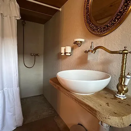 Δωμάτια σε οικογενειακή κατοικία Gemuetliches Chalet-zimmer In Rosalie