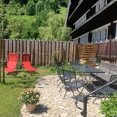 Gemuetliches Chalet-zimmer In Swiss Historic Holidays Rosalie Accommodatie bij particulieren *