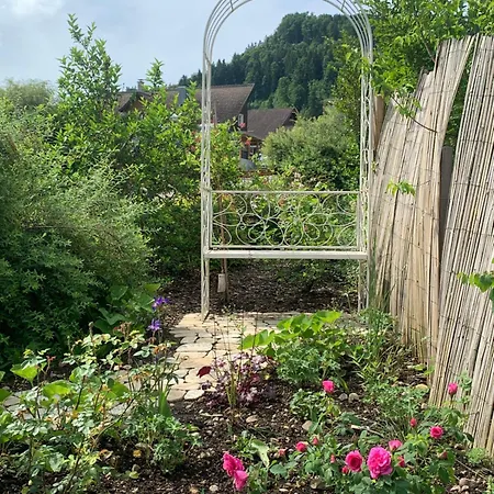 Gemuetliches Chalet-Zimmer In Guesthouse Rosalie *