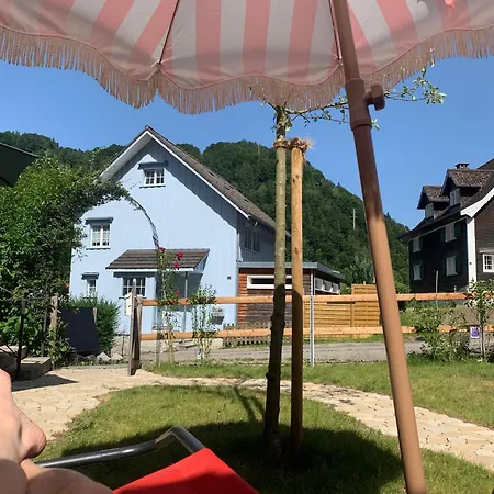 Gemuetliches Chalet-zimmer Mit Badeplatz Im Fluss