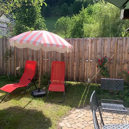 Проживание в семье Gemuetliches Chalet-zimmer Mit Badeplatz Im Fluss *