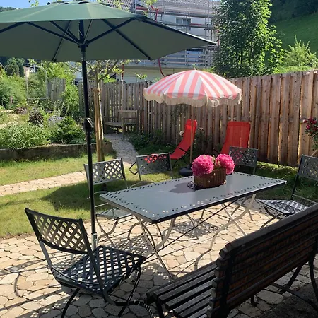Gemuetliches Chalet-zimmer Mit Badeplatz Im Fluss Проживание в семье *