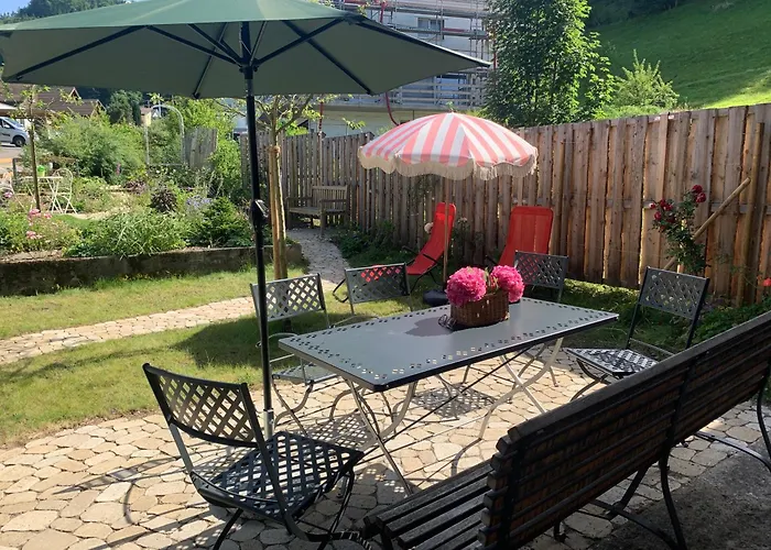 Gemuetliches Chalet-zimmer In Rosalie ホームステイ *